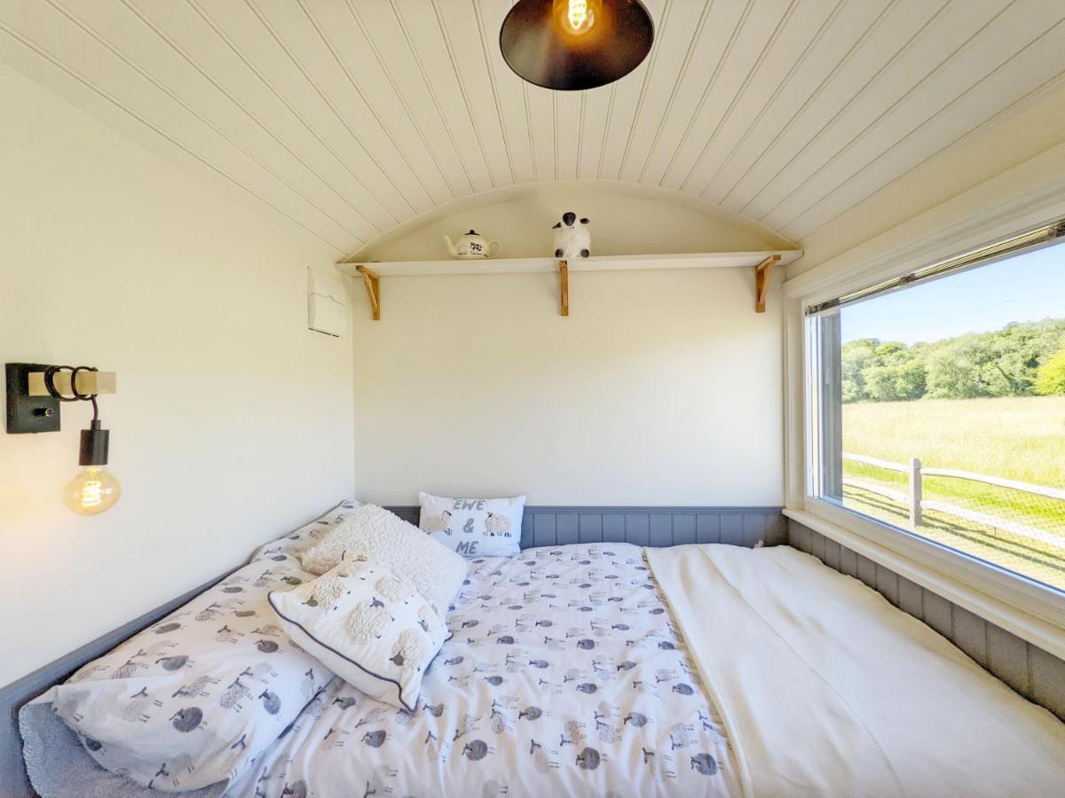 滑铁卢维尔Crabden Shepherd Hut - Blendworth别墅 外观 照片